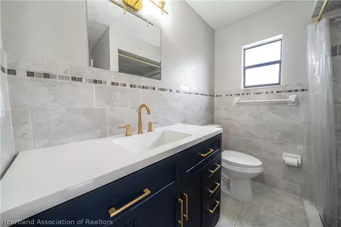 Bath - 3900 Loretto Ave, Sebring, FL 33872 photo 1 of 4