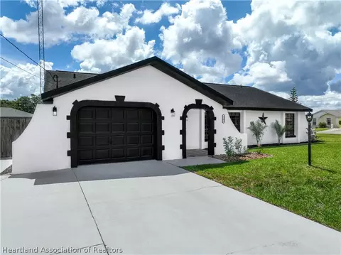 Exterior - 3900 Loretto Ave, Sebring, FL 33872 photo 3 of 11