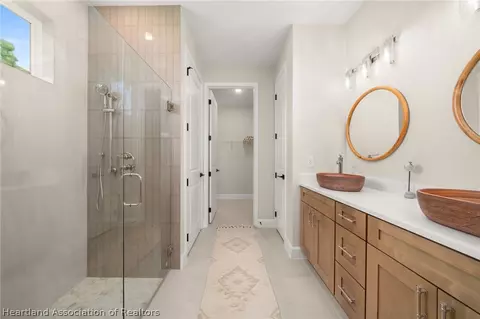 Bath - 4659 Mignon Dr, Sebring, FL 33872 photo 2 of 4