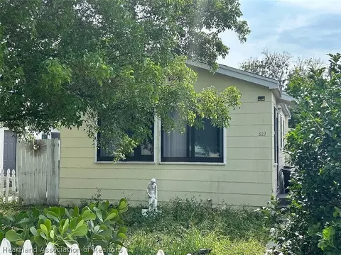 327 N H St, Lake Worth, FL 33460