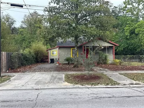205 NE 9th St, Gainesville, FL 32601