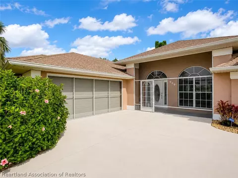 Exterior - 809 Ryan Rd, Sebring, FL 33876 photo 2 of 11