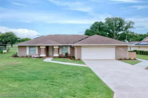 3061 N Twin Lakes Dr, Avon Park, FL 33825