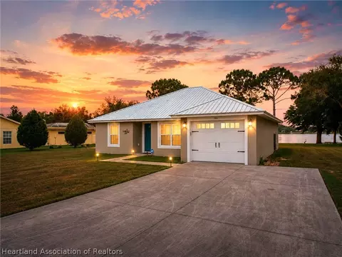793 Lake August Dr, Lake Placid, FL 33852