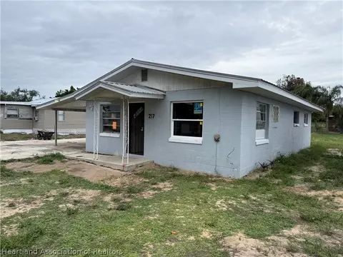 217 Palmetto St, Lake Placid, FL 33852
