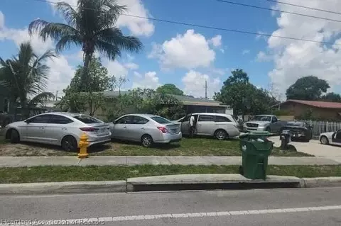 19220 NW 7th Ave, Miami, FL 33169