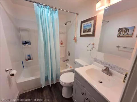 Bath - 4525 High Ave, Sebring, FL 33870 photo 2 of 2