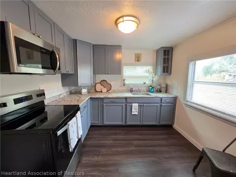 Kitchen - 4525 High Ave, Sebring, FL 33870 photo 4 of 4