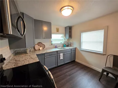 Kitchen - 4525 High Ave, Sebring, FL 33870 photo 3 of 4
