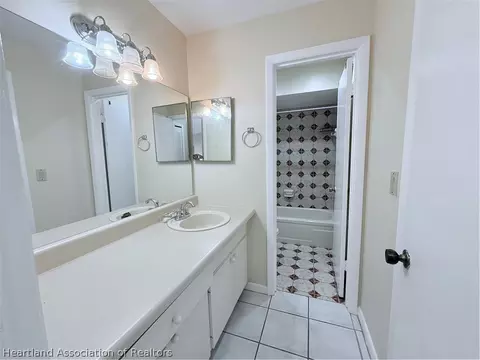 Bath - 4701 Granada Blvd, Sebring, FL 33872 photo 1 of 3