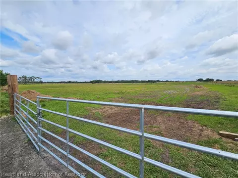 1013 Cattle Ranch Rd, Venus, FL 33960 photo 7