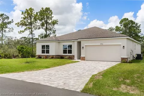 Exterior - 4329 Cremona Dr, Sebring, FL 33872 photo 2 of 3