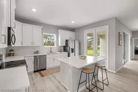 Kitchen - 4329 Cremona Dr, Sebring, FL 33872 photo 3 of 4