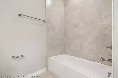 Bath - 4329 Cremona Dr, Sebring, FL 33872 photo 4 of 5