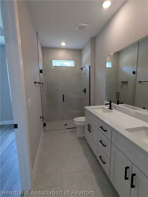 Bath - 4645 Boston St, Sebring, FL 33872 photo 1 of 2