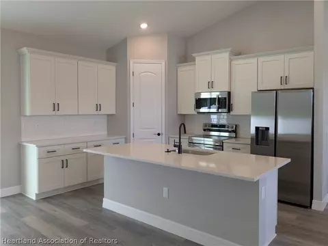 Kitchen - 4645 Boston St, Sebring, FL 33872 photo 2 of 2