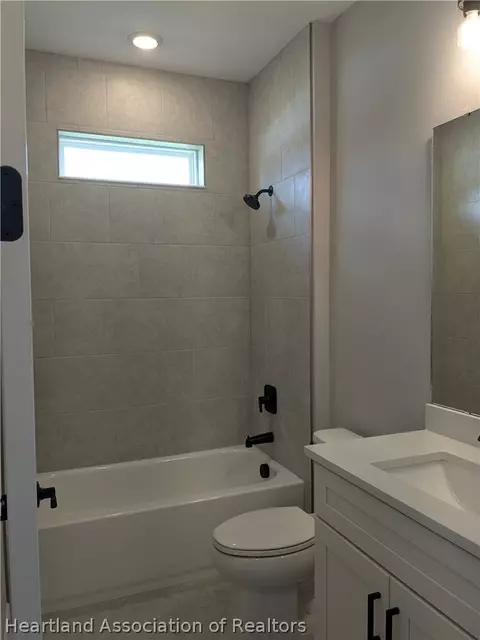 Bath - 4645 Boston St, Sebring, FL 33872 photo 2 of 2