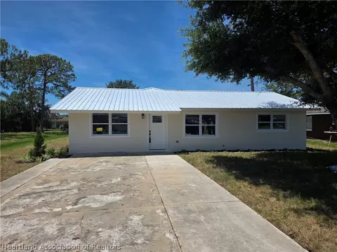 206 Quail Ave, Sebring, FL 33870