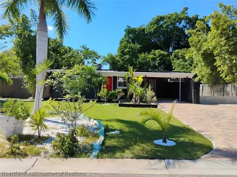 5622 Hobson St NE, Saint Petersburg, FL 33703