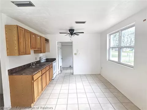 Kitchen - 1703 Rainbow Ave, Sebring, FL 33870 photo 2 of 2