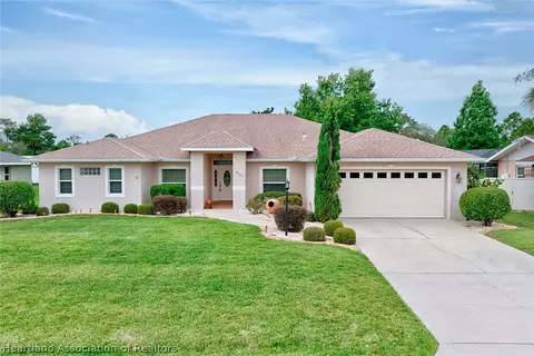 6227 Columbus Blvd, Sebring, FL 33872