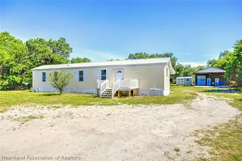 1824 Leisure Dr, Lorida, FL 33857
