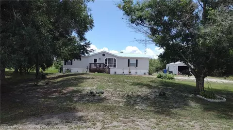 120 Pine Tree Dr, Lake Placid, FL 33852