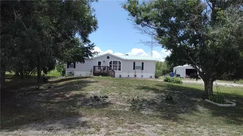120 Pine Tree Dr, Lake Placid, FL 33852