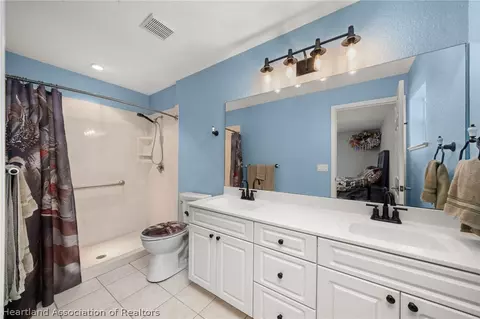 Bath - 2630 Gresham St, Sebring, FL 33875 photo 1 of 4