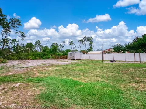 Exterior - 2630 Gresham St, Sebring, FL 33875 photo 6 of 7