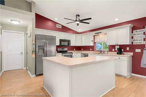 Kitchen - 2630 Gresham St, Sebring, FL 33875 photo 1 of 4