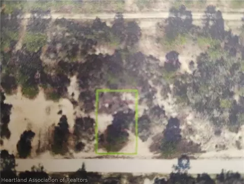 426 Blue Moon Ave, Lake Placid, FL 33852