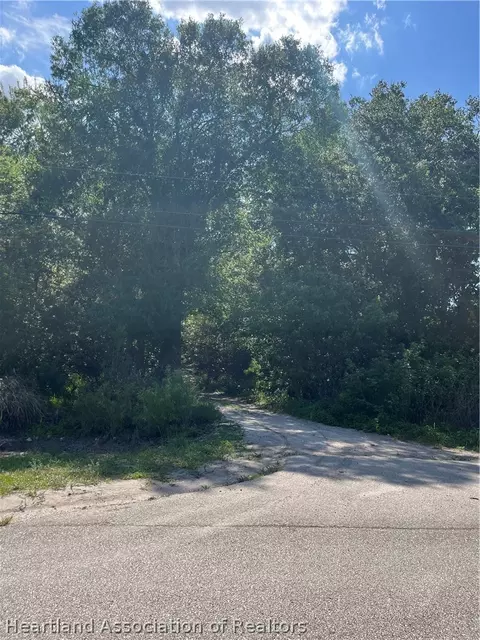 7101 Aster Pl, Sebring, FL 33875 photo 2