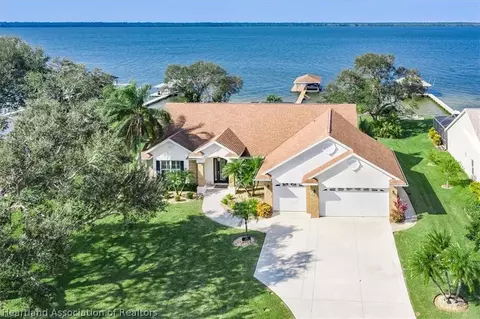 616 Sunset Pointe Dr, Lake Placid, FL 33852