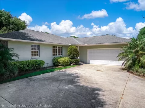 2830 Lakeview Dr, Sebring, FL 33870