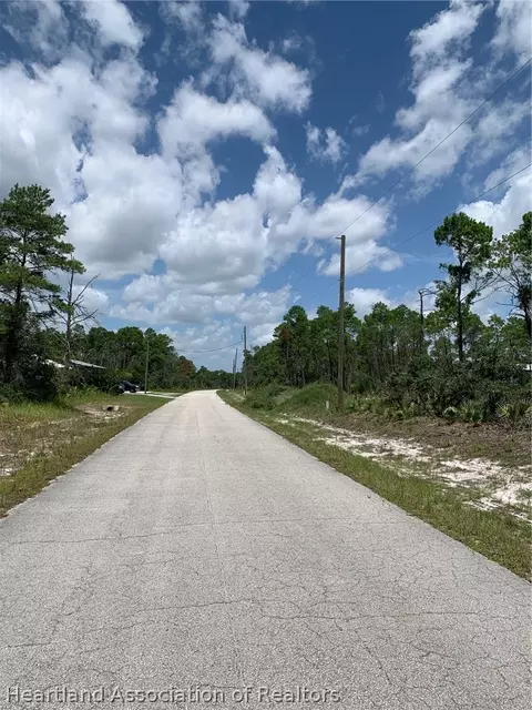 7633 Yumuri St, Sebring, FL 33872 photo 5