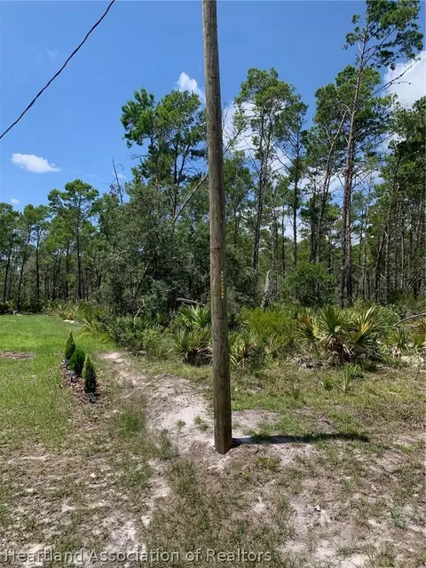 7633 Yumuri St, Sebring, FL 33872 photo 2
