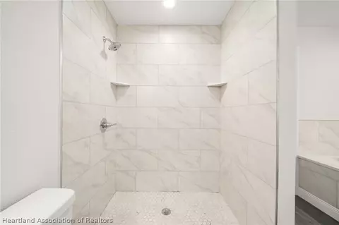 Bath - 2104 Flower Ter, Sebring, FL 33875 photo 4 of 6