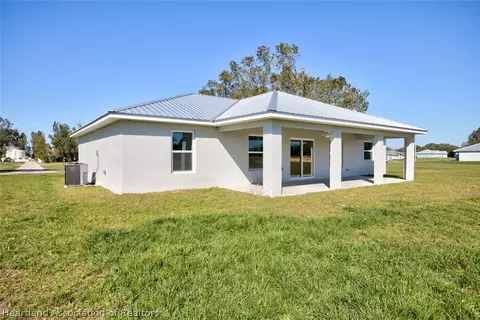 Exterior - 2104 Flower Ter, Sebring, FL 33875 photo 4 of 7