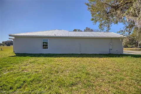 Exterior - 2104 Flower Ter, Sebring, FL 33875 photo 5 of 7