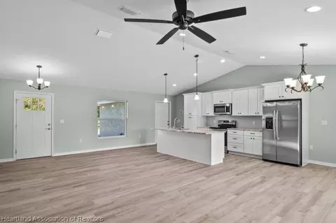 7609 Honeysuckle Dr, Sebring, FL 33876 photo 2