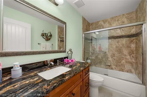 Bath - 1440 Kyra Ave, Sebring, FL 33872 photo 4 of 5