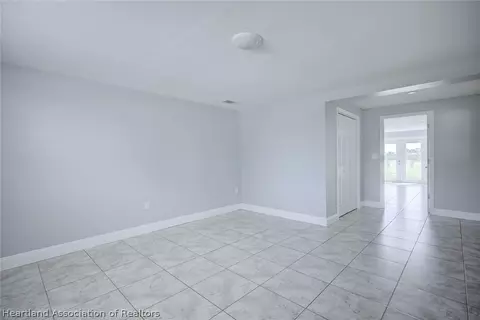 Living - 1216 Edgewater Point Dr, Sebring, FL 33870 photo 5 of 7
