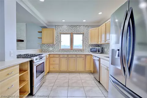 Kitchen - 1216 Edgewater Point Dr, Sebring, FL 33870 photo 4 of 4