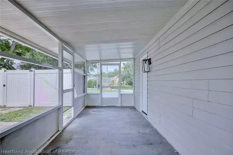 Exterior - 1216 Edgewater Point Dr, Sebring, FL 33870 photo 5 of 9