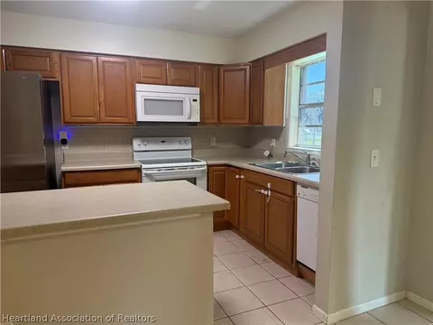 Kitchen - 1803 Roberta Ave, Sebring, FL 33870 photo 4 of 5
