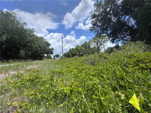 563 Farrell Dr NE, Lake Placid, FL 33852
