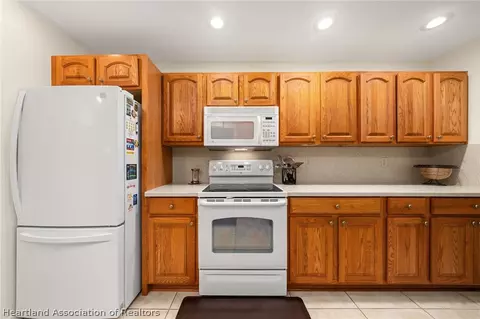 Kitchen - 841 Racoon Ln, Lorida, FL 33857 photo 4 of 4