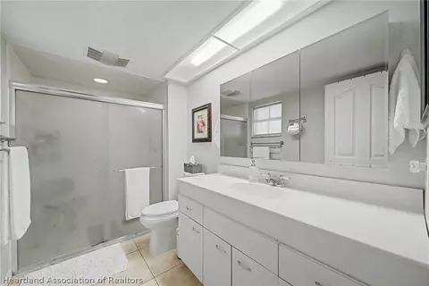 Bath - 841 Racoon Ln, Lorida, FL 33857 photo 1 of 3