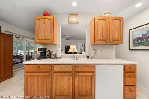 Kitchen - 841 Racoon Ln, Lorida, FL 33857 photo 3 of 4